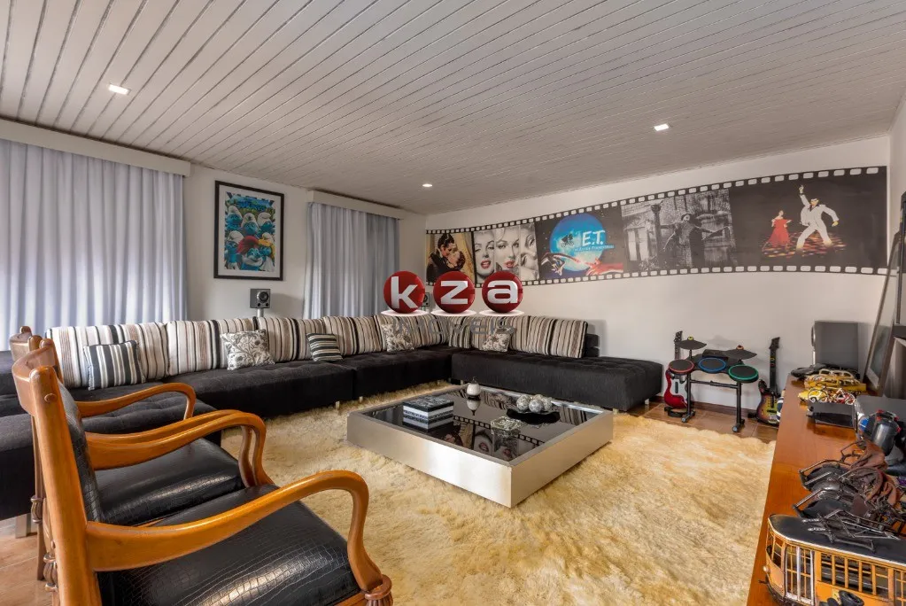 Imagem Imperdível: Casa de luxo à venda em Campos do Jordão-SP, bairro Manancial, 5 quartos, 5 suítes, 3 salas, 6 banheiros, 4 vagas, 650m²