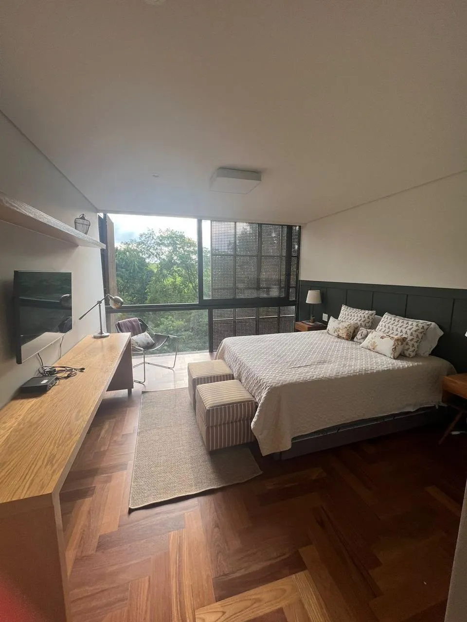 Imagem Casa de luxo à venda na Fazenda Boa Vista com 5 suítes, 500 m², projeto de Gui Mattos, hidromassagem e integração com a natureza