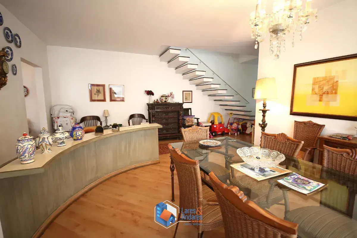 Imagem Casa para venda em Planalto Paulista com 5 quartos, sendo 3 suítes, 400m²