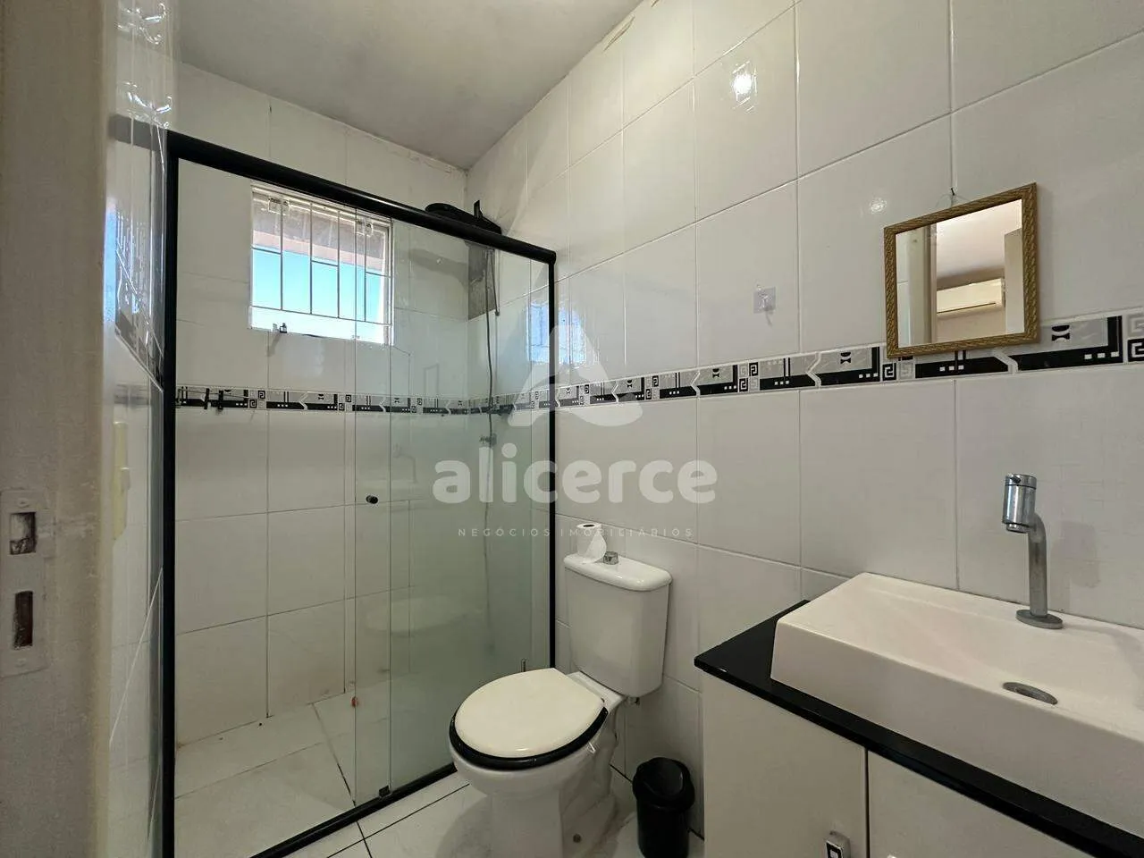 Imagem Casa à Venda na Praia dos Ingleses | Conforto, Privacidade e Excelente Localização em Florianópolis/SC**