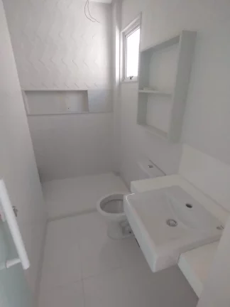 Imagem Casa a venda na praia do Morro Guarapari-ES Casa duplex composta por 3 suítes sendo uma Suite master com Closet e 2 vagas de garagem