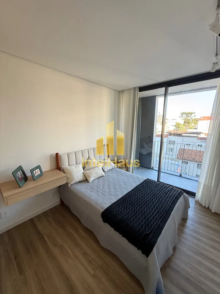 Imagem Apartamento à venda no Batel, em localização privilegiada na Avenida Vicente Machado, próximo a ...