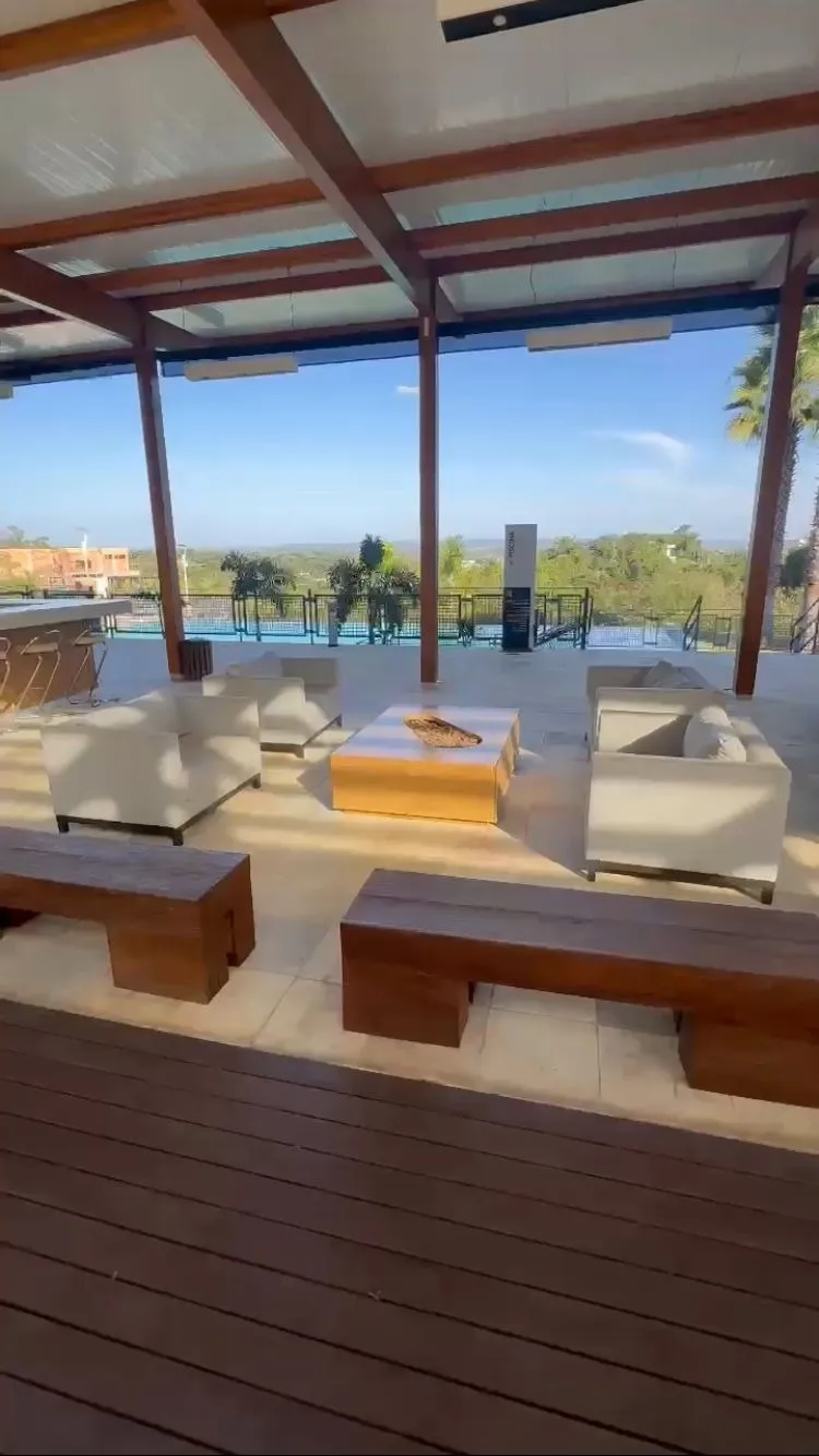 Imagem A Venda Casa de Luxo 445m2 Cond. Alphaville Castelo 4 Suítes Master