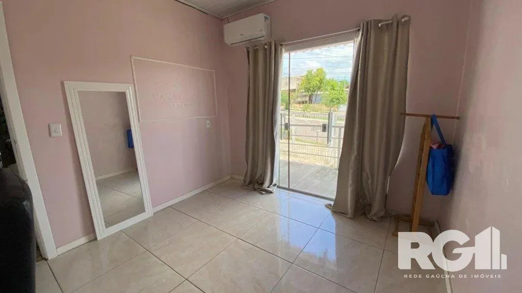 Imagem Casa semimobiliada, 2 Quartos 3 vagas no Alto Petropolis, Porto Alegre