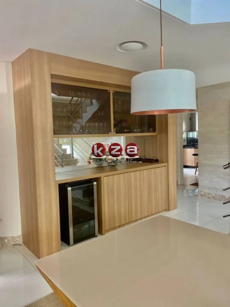 Imagem Casa de luxo em condomínio: 3 quartos, 3 suítes, 3 salas, 5 banheiros, 4 vagas, 334m² em Valinhos-SP no Residencial Reserva das Palmeiras.