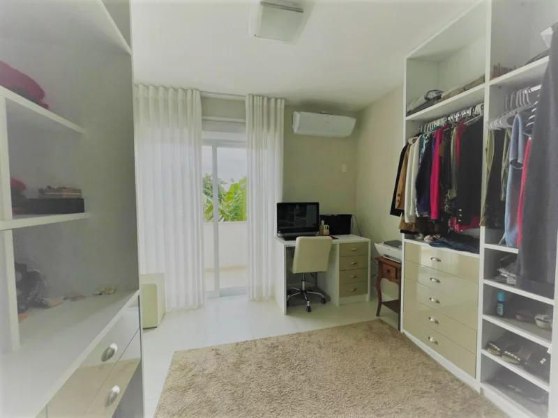 Imagem Casa com 3 quartos, 387m2, à venda em Balneário Piçarras, Centro