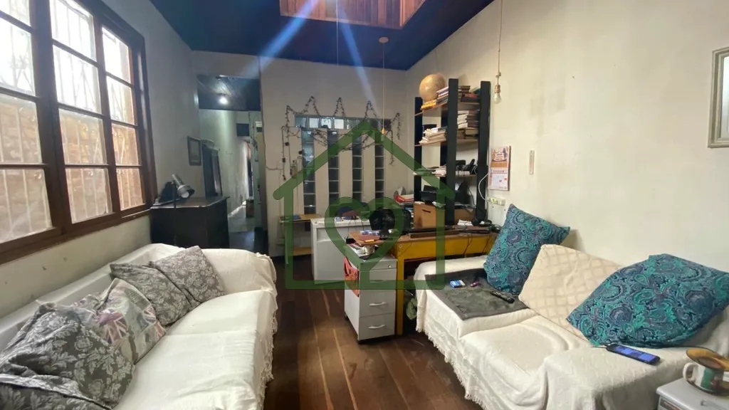 Imagem Casa com 4 dormitórios e 110 m2 na Rua Duque de Caxias, no bairro Centro Histórico em Porto Alegre...