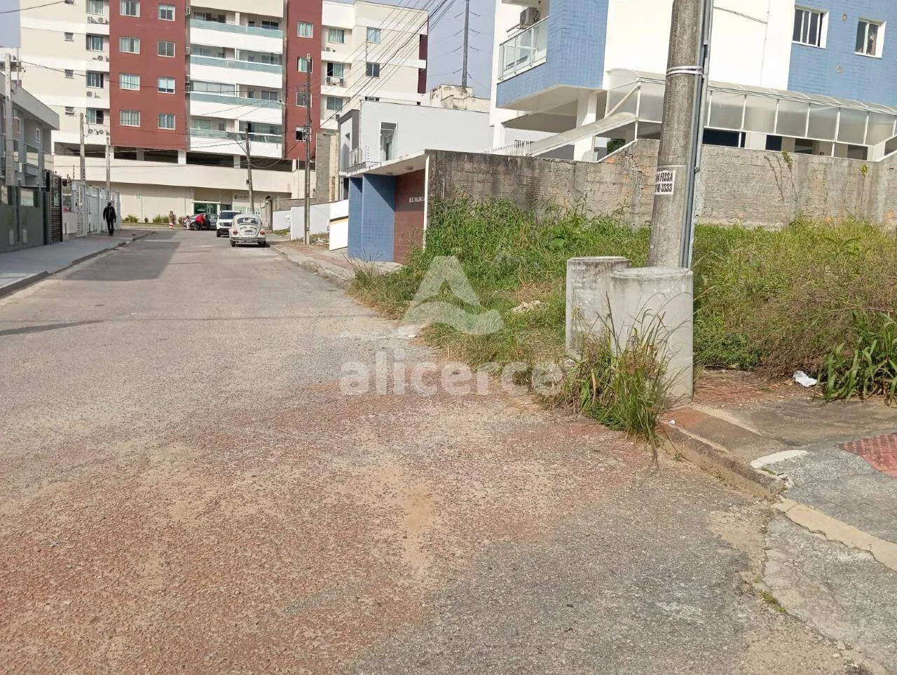 Imagem Terreno com 341 m2 à venda no bairro São Sebastião - Palhoça