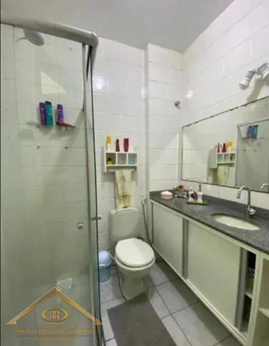 Imagem Casa em Condomínio para Venda em Cabo Frio / RJ no bairro Parque Burle