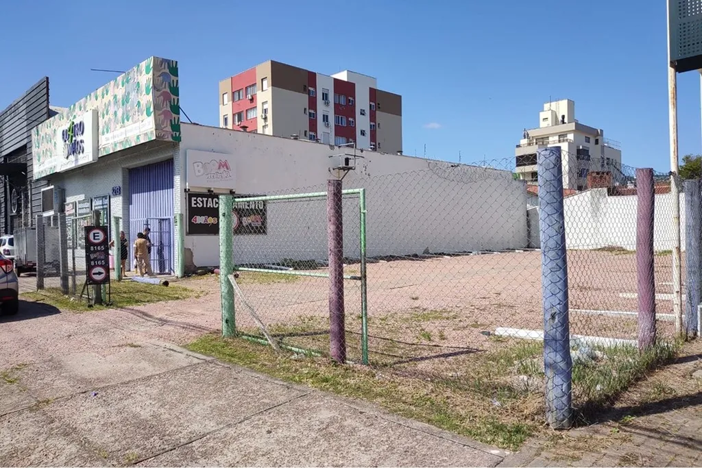 Imagem Terreno à venda em Porto Alegre, Partenon, 750m2