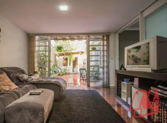 Imagem Térreo de 174 m² com 3 dormitórios, suite,1 vaga e pátio