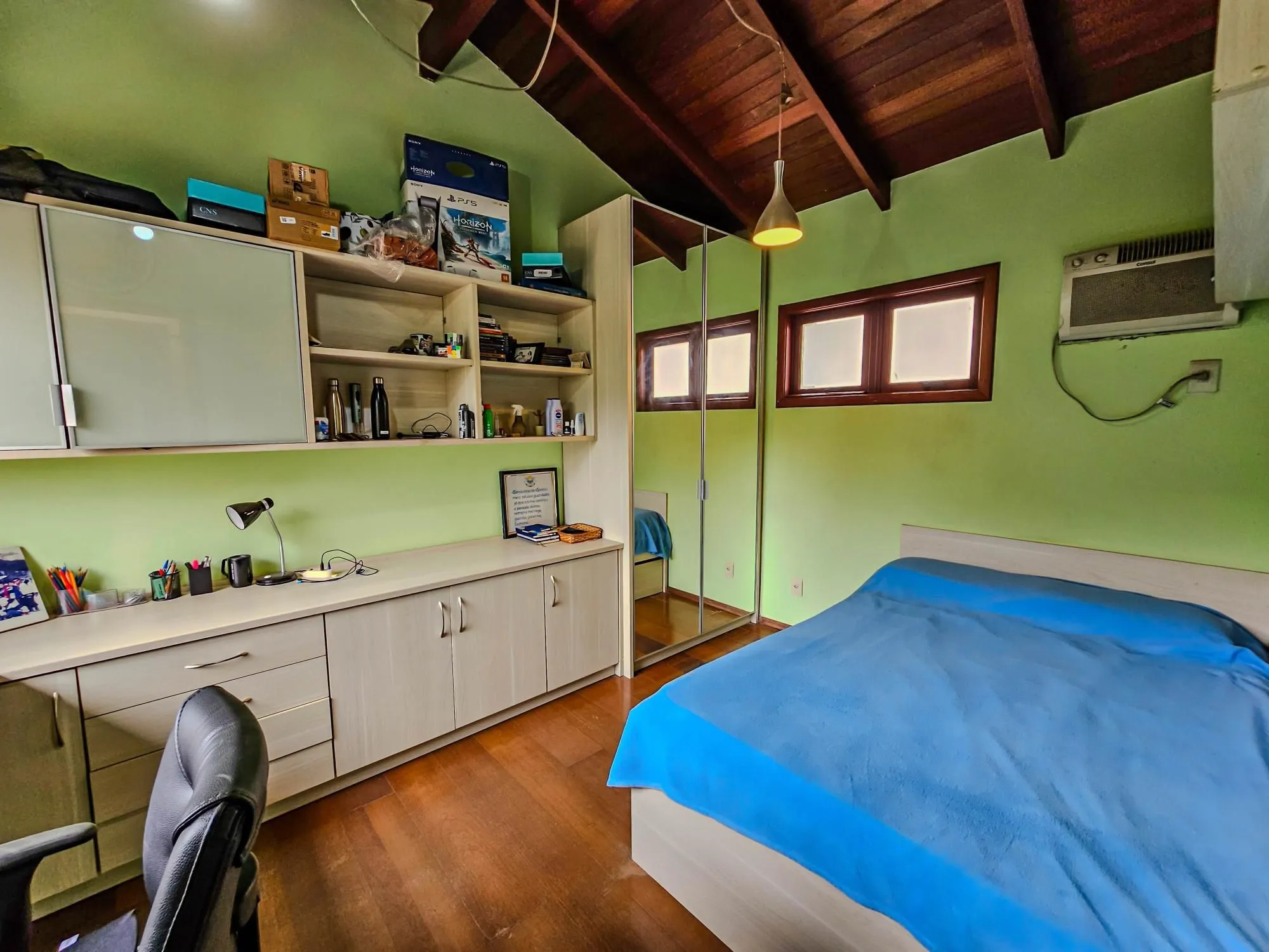 Imagem Casa em condomínio fechado, 5 dormitórios, Bairro Teresópolis