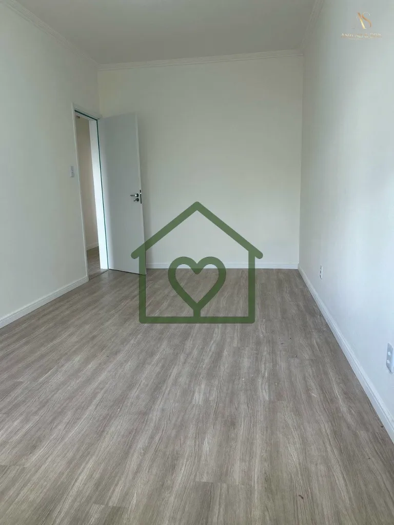 Imagem Apartamento 3 Dormitórios - Totalmente Reformado 
 
Apartamento de frente, com 3 dormitórios, depe...