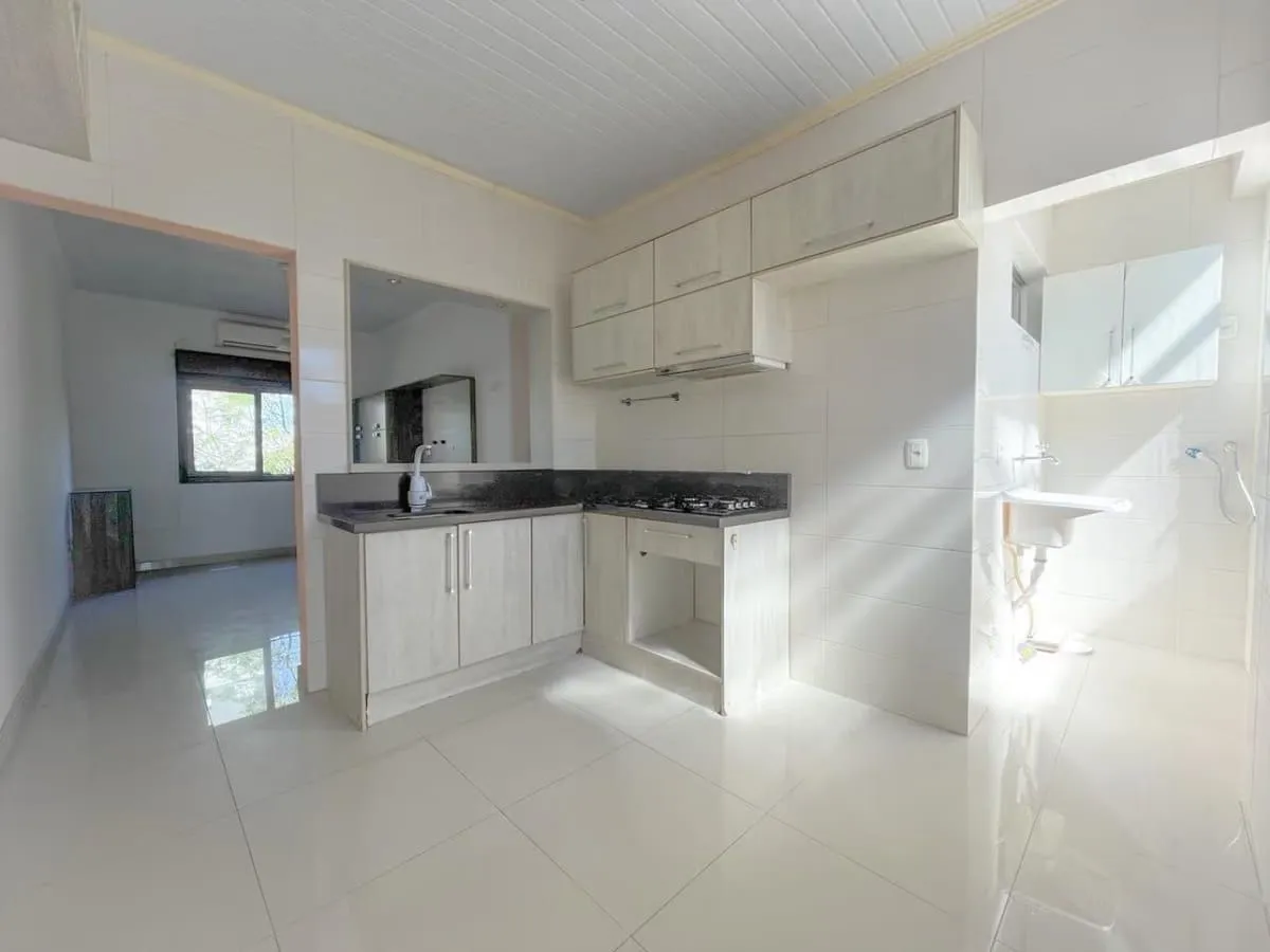 Imagem Apartamento de 3 dormitorios à venda em São Sebastião, Porto Alegre.