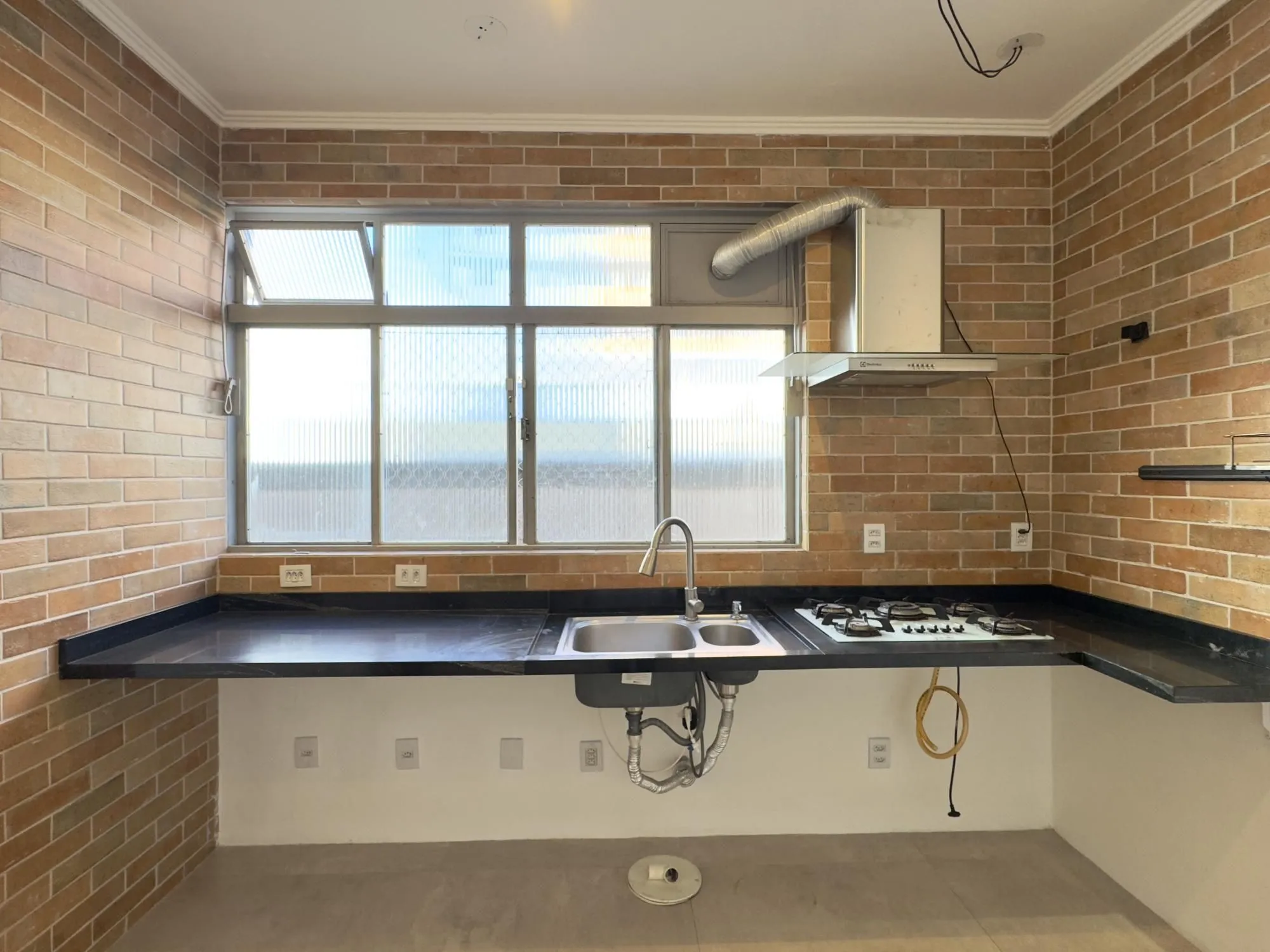 Imagem Apartamento reformado de 67m², 2 dormitórios com peças amplas na Praia de Belas