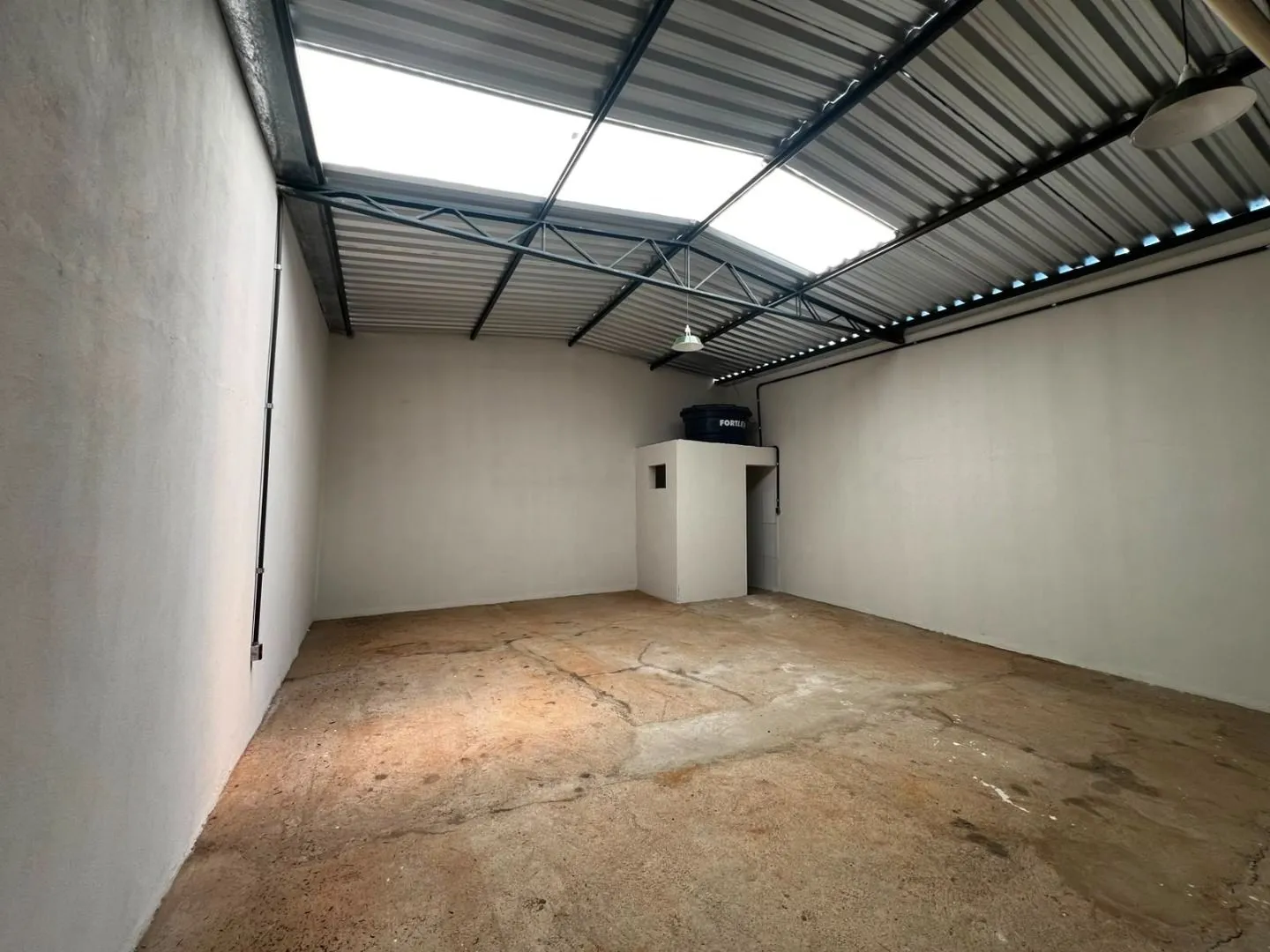 Imagem Galpão para alugar, 135 m² por R$ 1.850,00/mês - Sorriso - Patos de Minas/MG