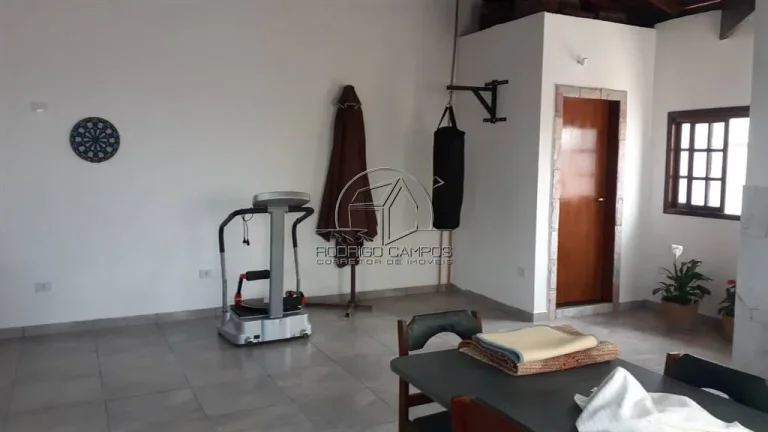 Imagem Espaçosa Casa Sobrado 5 Quartos Centro Peruíbe SP à Venda