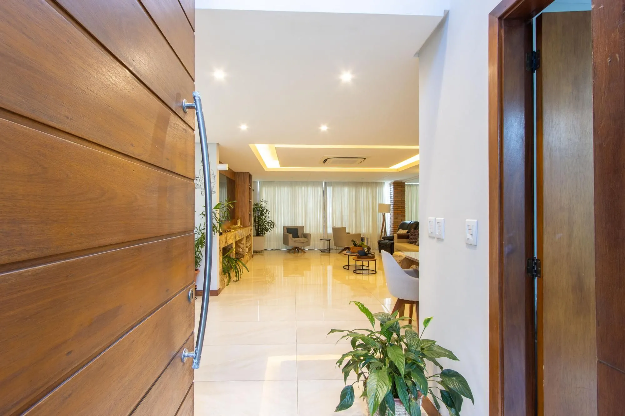 Imagem Casa 4 dormitórios com elevador