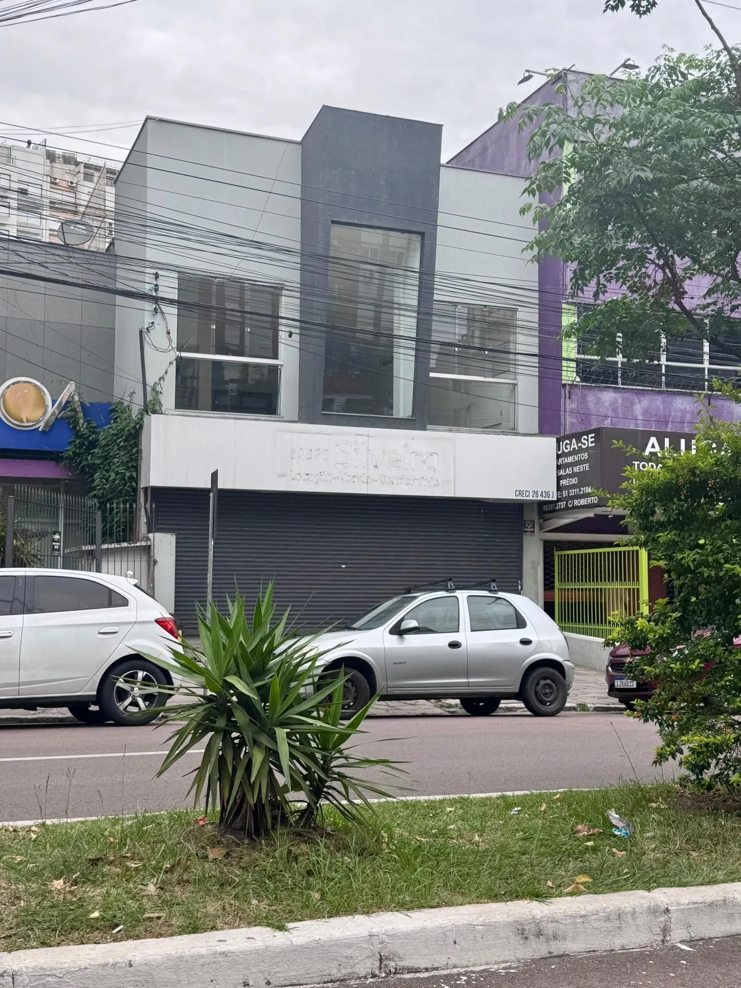 Imagem MÁFFER IMÓVEIS ALUGA - AMPLO PRÉDIO COMERCIAL COM 2 PAVIMENTOS Bairro Floresta - Porto Alegre Excelente prédio comercial, próximo ao shopping Total