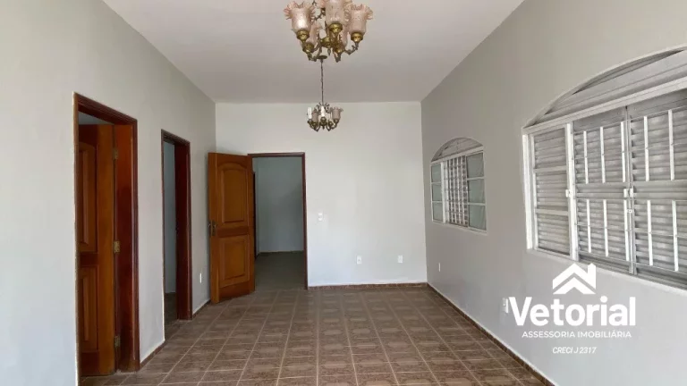 Imagem Casa para locação comercial com 3 quartos no Sandra Regina - Barreiras-BA