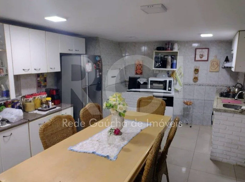 Imagem Casa à venda com 3 quartos e garagem 2 carros!