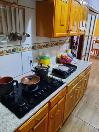 Imagem Linda casa, com jardim e lago artificial
