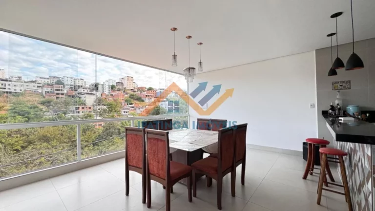 Foto do imóvel Casa triplex à venda em Rua Vital Brasil