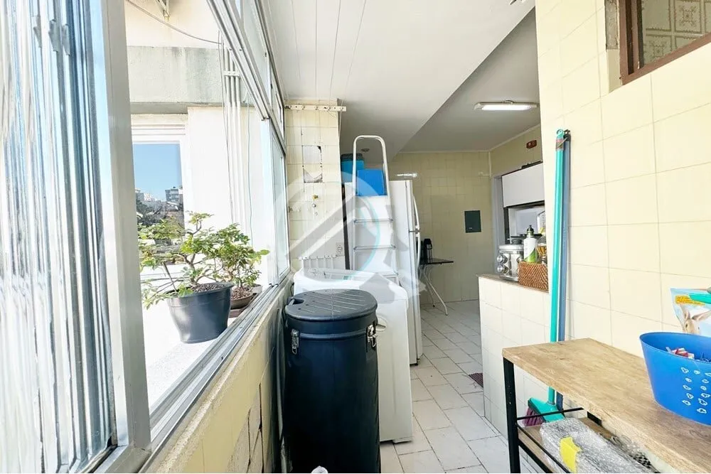 Imagem Localizado no Jardim Botânico, na Rua Buenos Aires 437, este charmoso apartamento é perfeito para ...