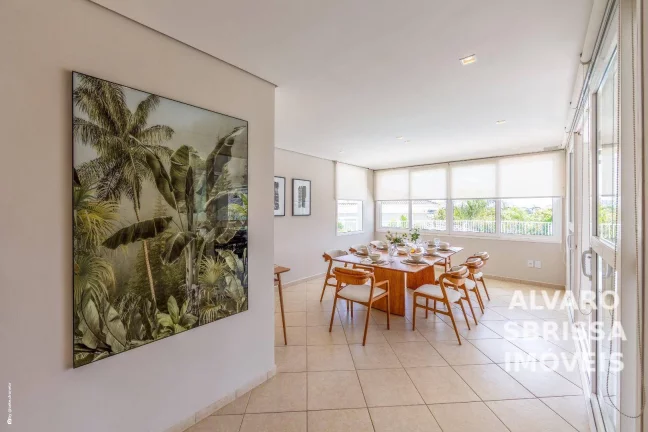 Imagem Casa clássica, mobiliada e climatizada, atemporal, toda atualizada e com muita luz natural. Condomínio Plaza Athenée Itu SP. at:1145m2 ac:460m2