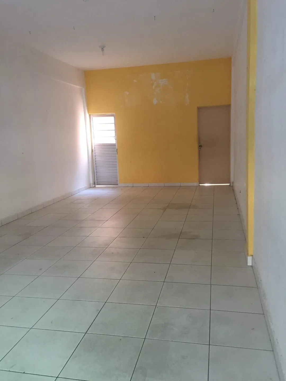 Imagem Comercial para Locação Centro, Pindamonhangaba - SP