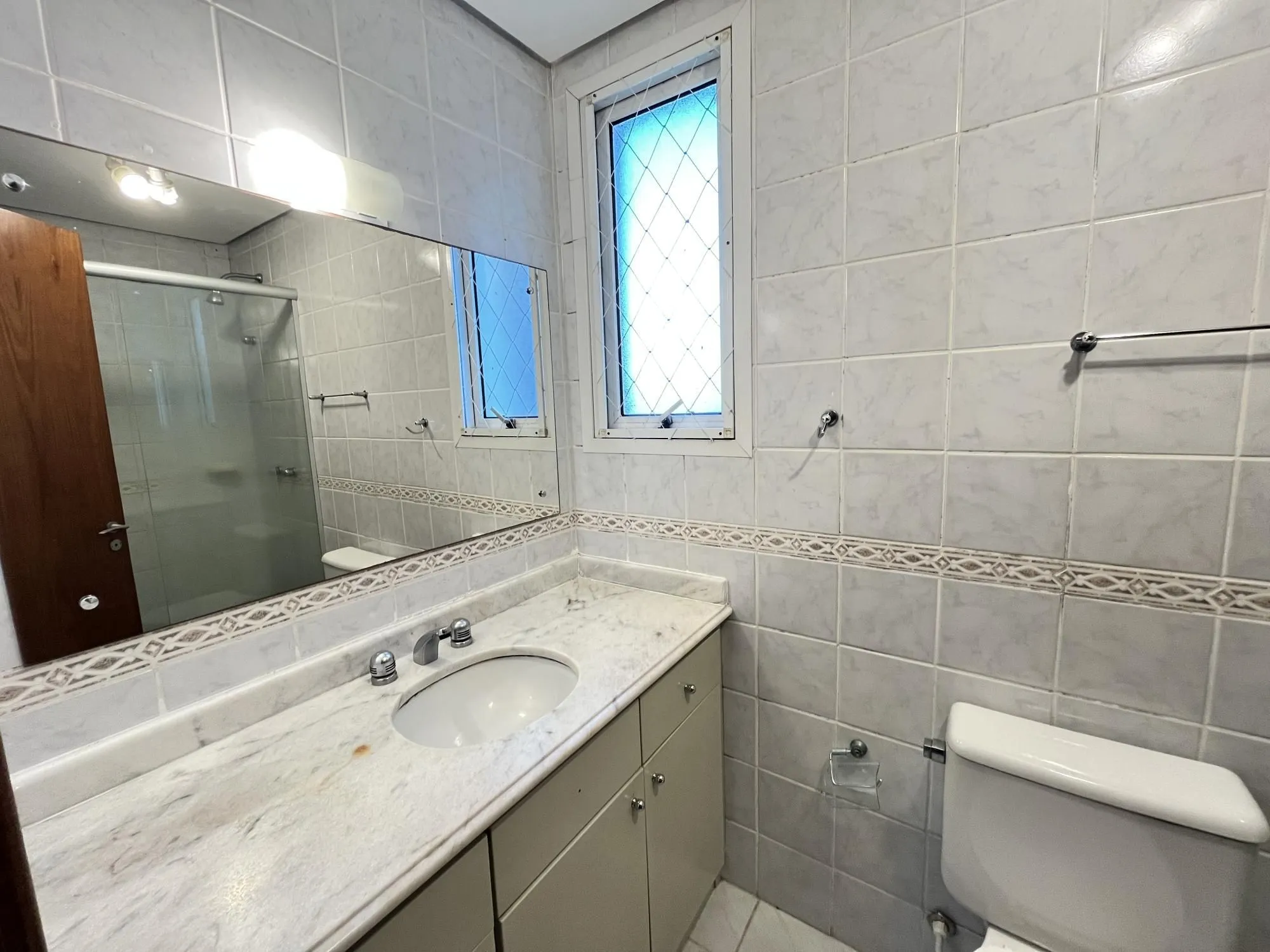 Imagem Apartamento de 3 quartos e 1 vaga de garagem no bairro Chácara da Pedras em POA