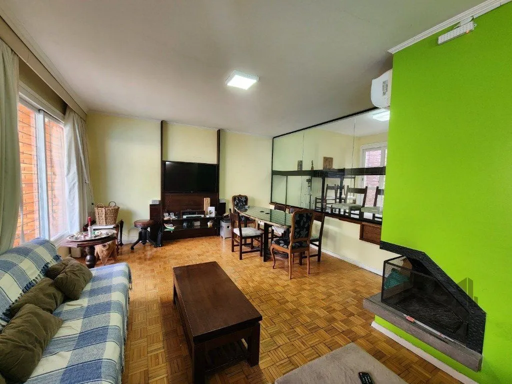 Imagem Vende-se excelente cada 3 quartos com suíte, 4 vagas, anexo comn salão de festas, podendo ser usada para fins comerciais - 255m² - Chácara das Pedras