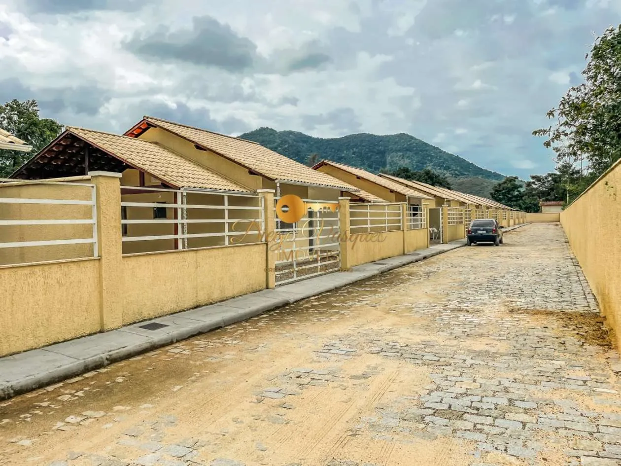 Imagem Casa em Condomínio para Venda em Guapimirim / RJ no bairro Cotia