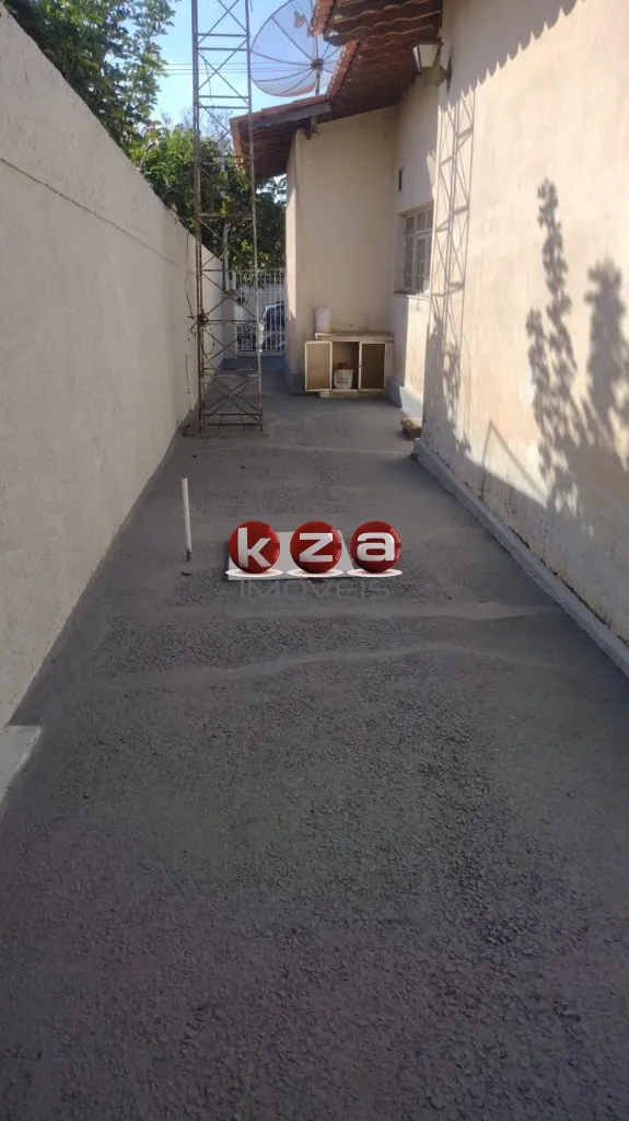 Imagem Oportunidade única: Casa comercial à venda ou locação no Centro de Vinhedo-SP, 2 quartos, 2 salas, 1 banheiro, 3 vagas, 134 m².