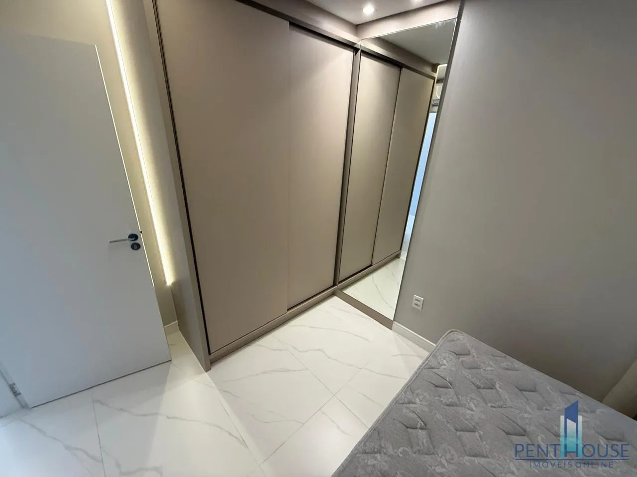 Imagem Apartamento Zona Central para Venda em Balneário Camboriú, CENTRO, 3 dormitórios, 1 suíte, 2 banheiros, 1 vaga