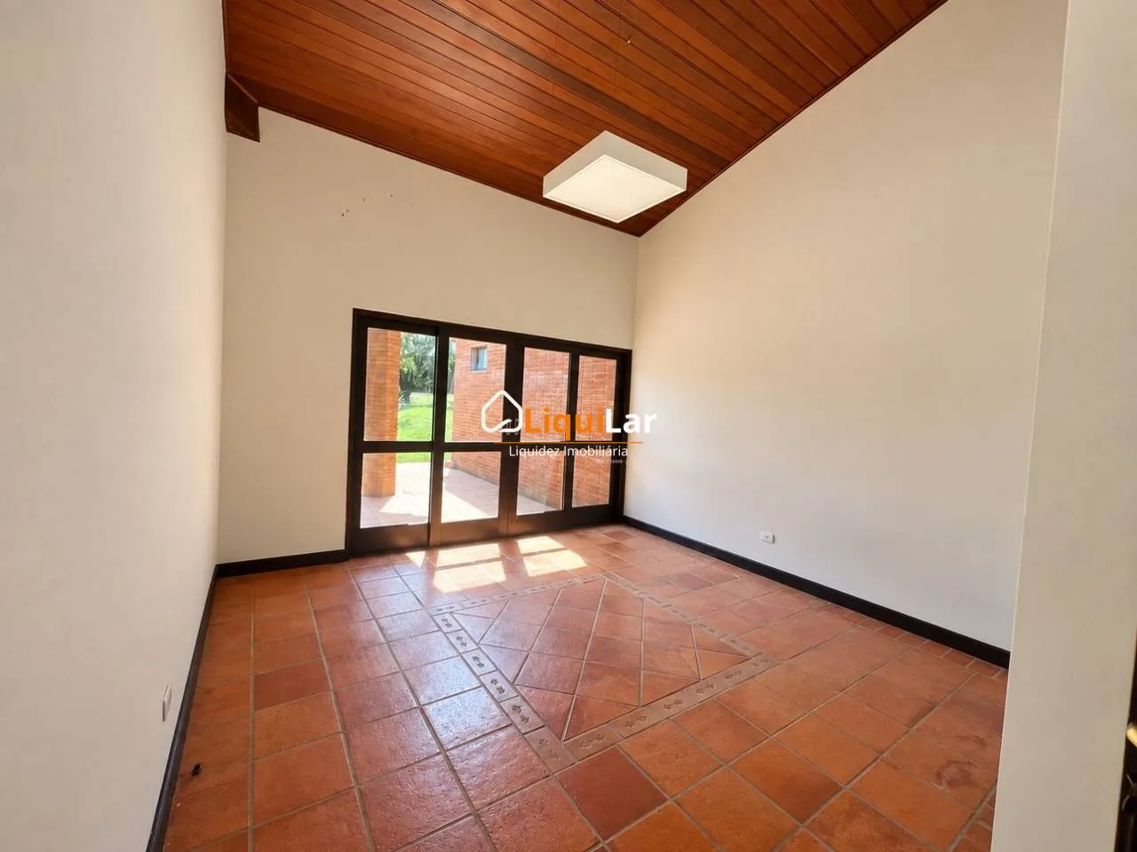 Imagem Casa térrea com 4 suítes no Condomínio Jardim das Paineiras
