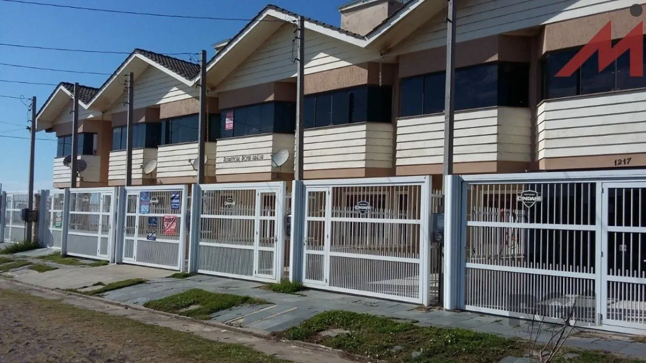 Imagem Sobrado em Trmandai com 2 suirtes, 2 banheiros, 1 vaga, churrasqueira e varanda.