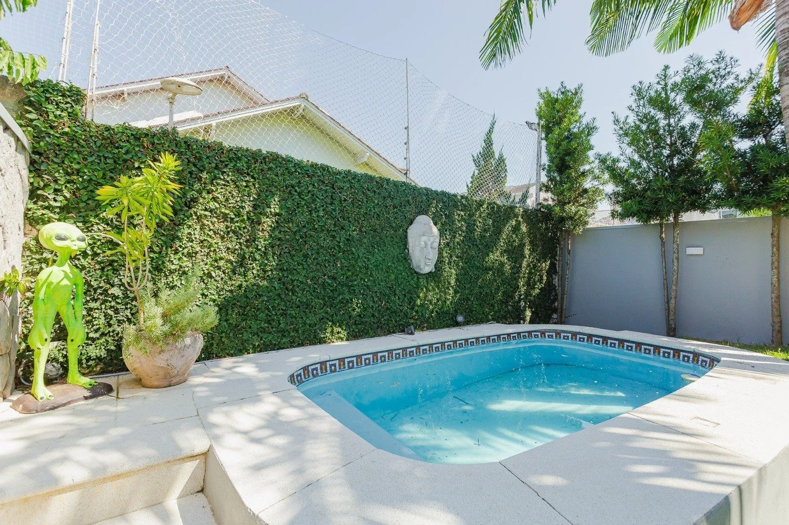 Imagem Casa de alto padrão com elevador e piscina acessível em condomínio no Passo das Pedras