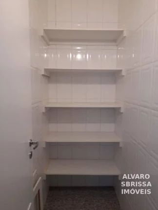 Imagem Apartamento com 4 vagas, 4 dormitórios sendo 2 suítes, todos com armários, portas balcões, venezianas automáticas e lindas vistas. 287m2. 1 por andar