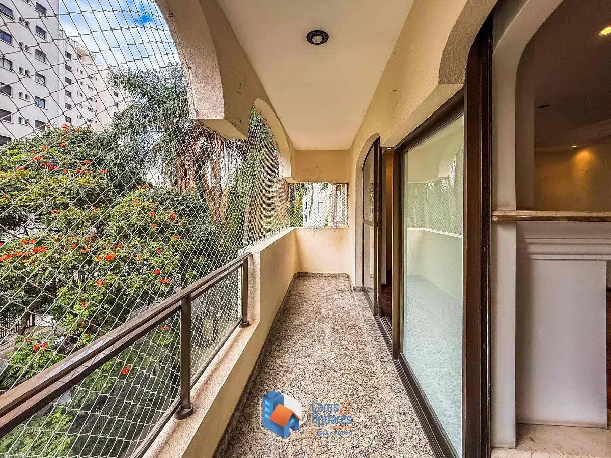 Foto do imóvel Apartamento para venda em Moema com 3 quartos, sendo 1 suíte, 142m² em Avenida Aratãs
