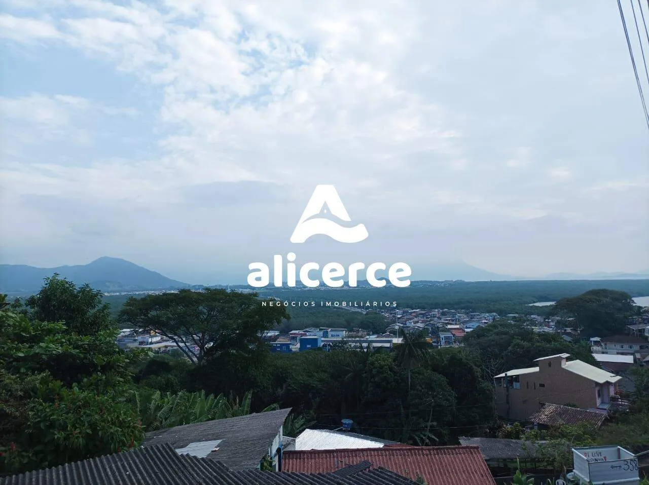 Imagem Terreno á venda l 1000m² l Costeira do Pirajubaé - Florianópolis/SC