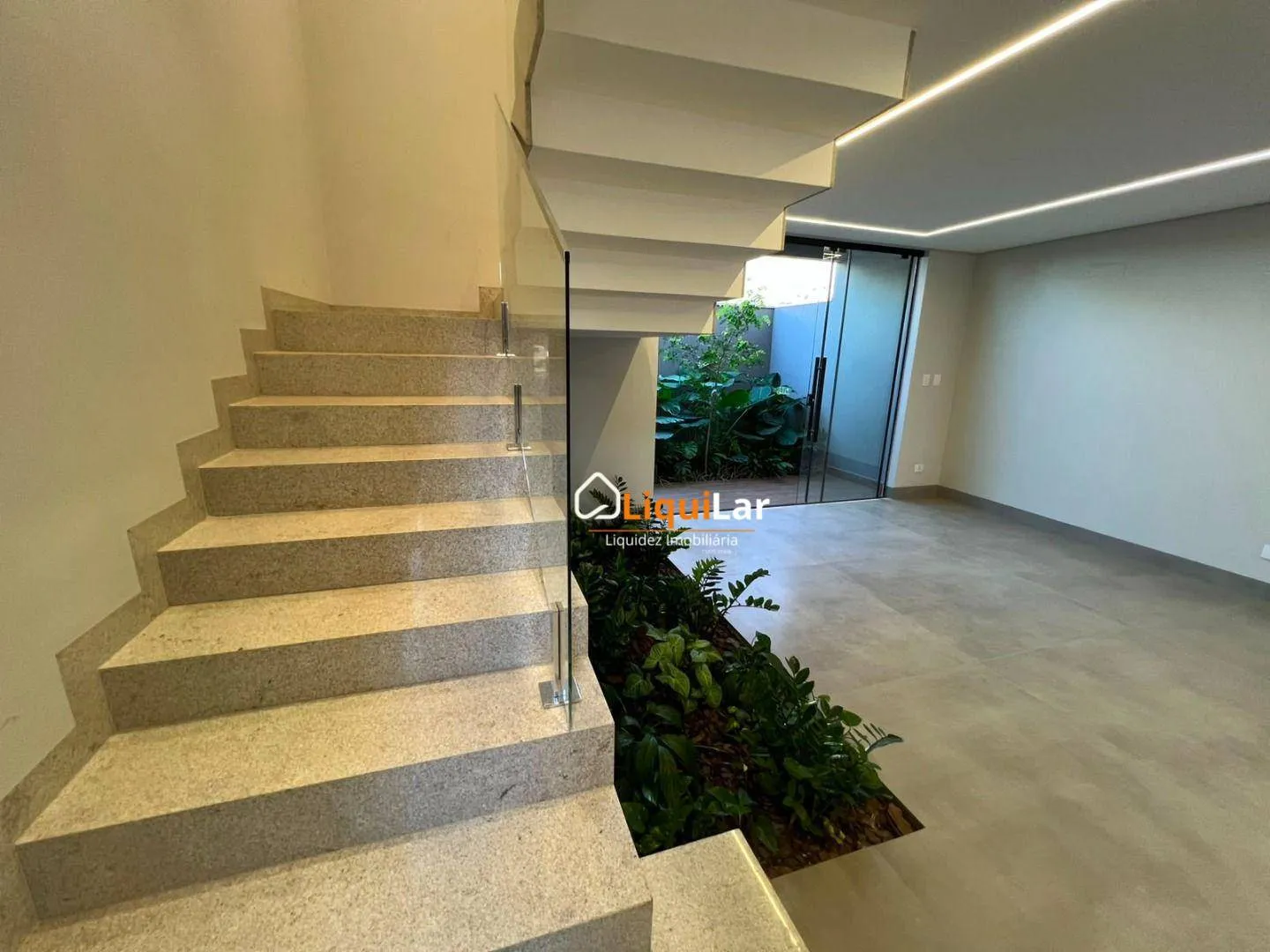 Imagem Sobrado Novo no Carandá Bosque com 3 Suítes, Piscina com Hidromassagem e Espaço Gourmet