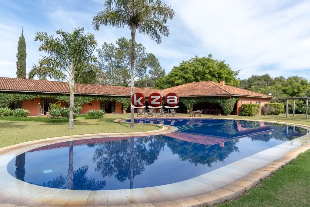 Imperdível Casa de Luxo à Venda no Centro de Cunha-SP: 6 Quartos, 6 Suítes, 5 Salas, 9 Banheiros, 30 Vagas de Garagem e 1.573 m² de Área