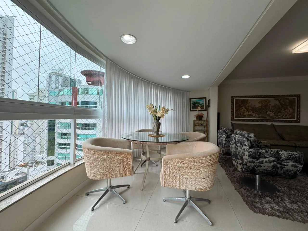 Imagem Apartamento com vista para o mar à venda com 135m2 por R$ 2.980.000,00