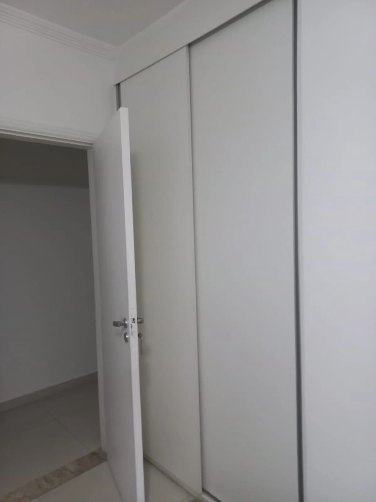 Imagem Encantador apartamento de 176m² no Condomínio Edifício Guarujá Tower à 300Mts da Praia