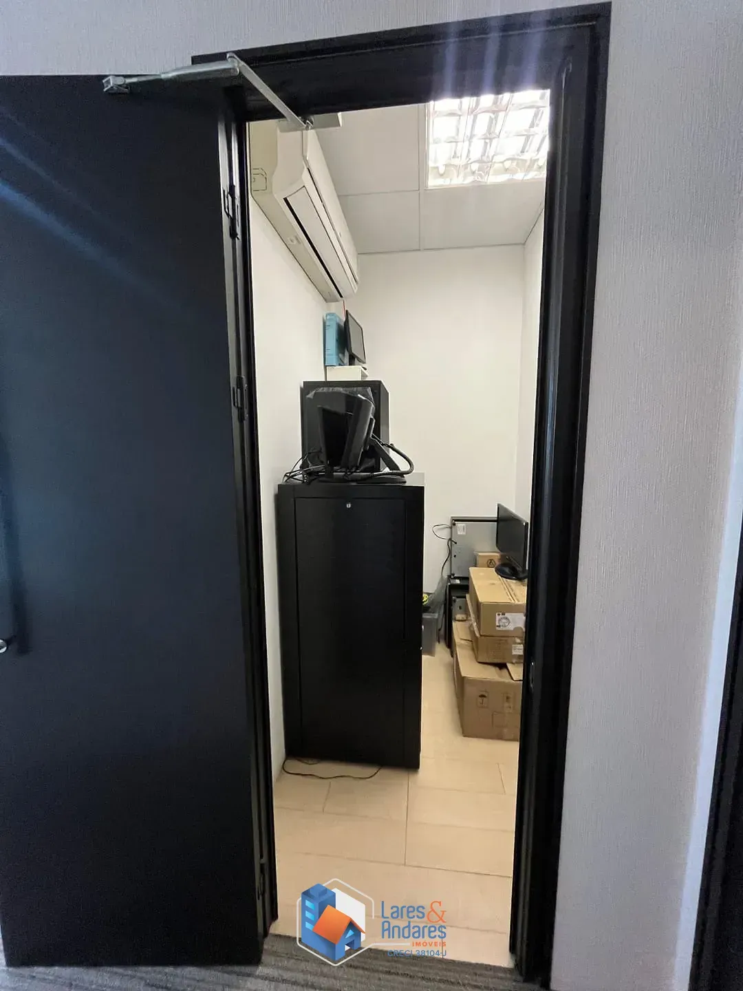 Imagem Conjunto comercial para venda em Jardim Caboré, 123m²