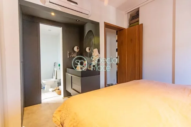 Imagem Apartamento moderno, compacto, com um dormitório ( suíte ), sala de televisão e jantar, cozinha m...