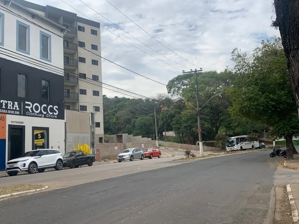 Imagem Prédio com estrutura imponente e perspectivas para negócios diversos
