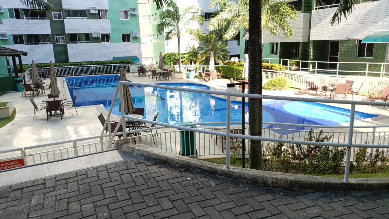 Imagem 2/4 com suíte no melhor Condomínio Clube de Lauro de Freitas