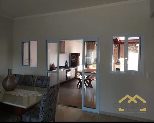 Imagem Casa de alto padrão à venda com 3 quartos (1 suíte) Laguna - Várzea Paulista/SP